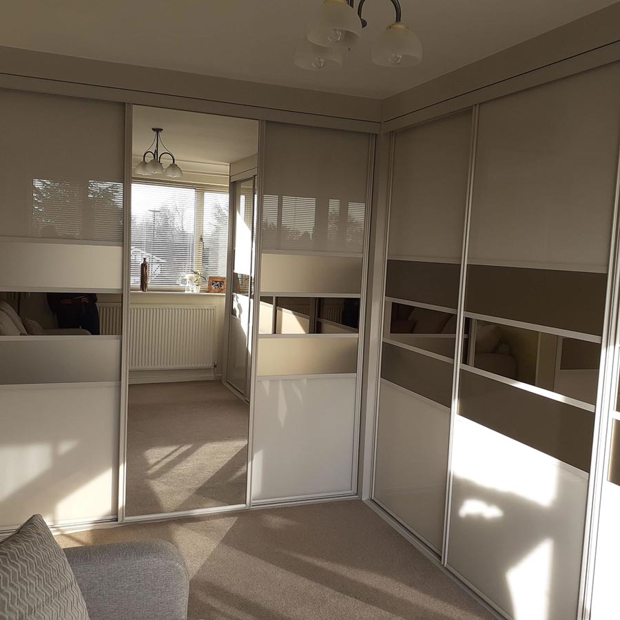 white-glass-gloss-mirrored-doors